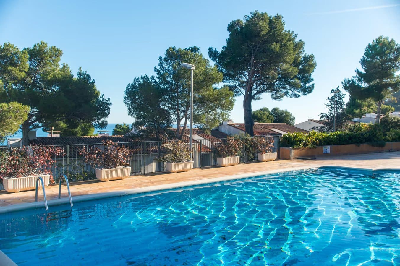 L-1 Maison avec piscine et jolie vue sur mer 2