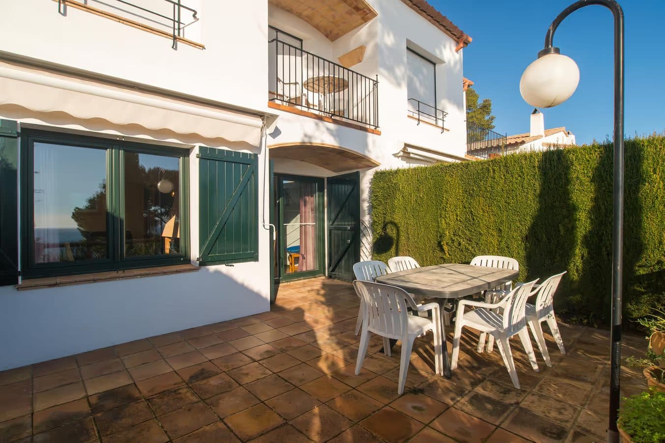 L-1 Maison avec piscine et jolie vue sur mer