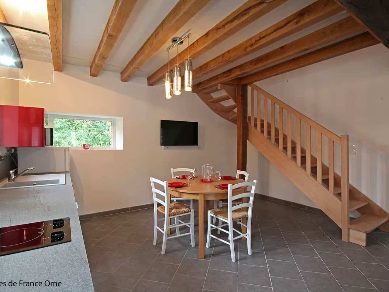 Ancien moulin avec terrasse et animaux acceptés
