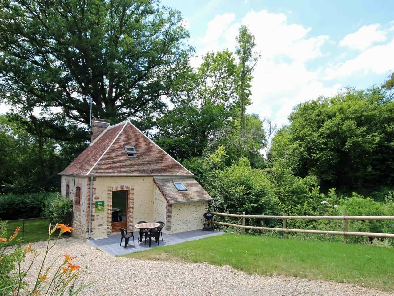 Ancien moulin avec terrasse et animaux acceptés 5