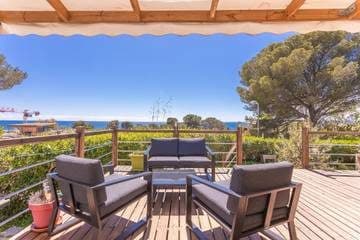Bungalow 'Ile D'or Parcelle Victor Hugo 1' avec vue sur la mer, piscine partagée et terrasse privée 4