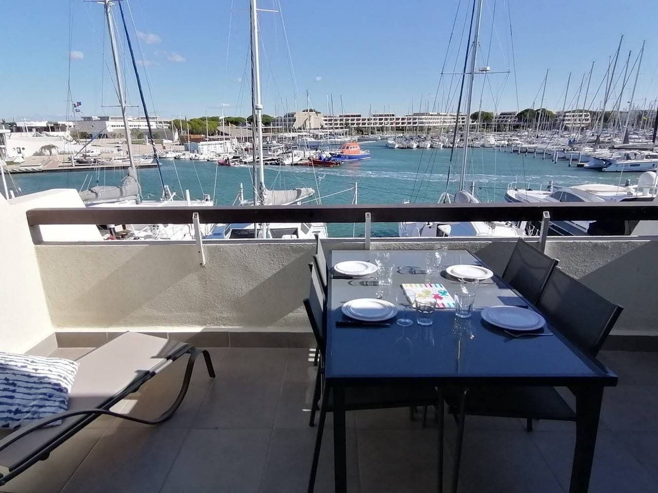 Appartement 3 pièces pour 6 avec piscine, Wifi, et parking à Port Camargue 3