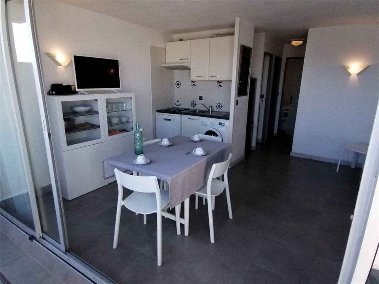 Appartement 3 pièces pour 6 avec piscine, Wifi, et parking à Port Camargue 2