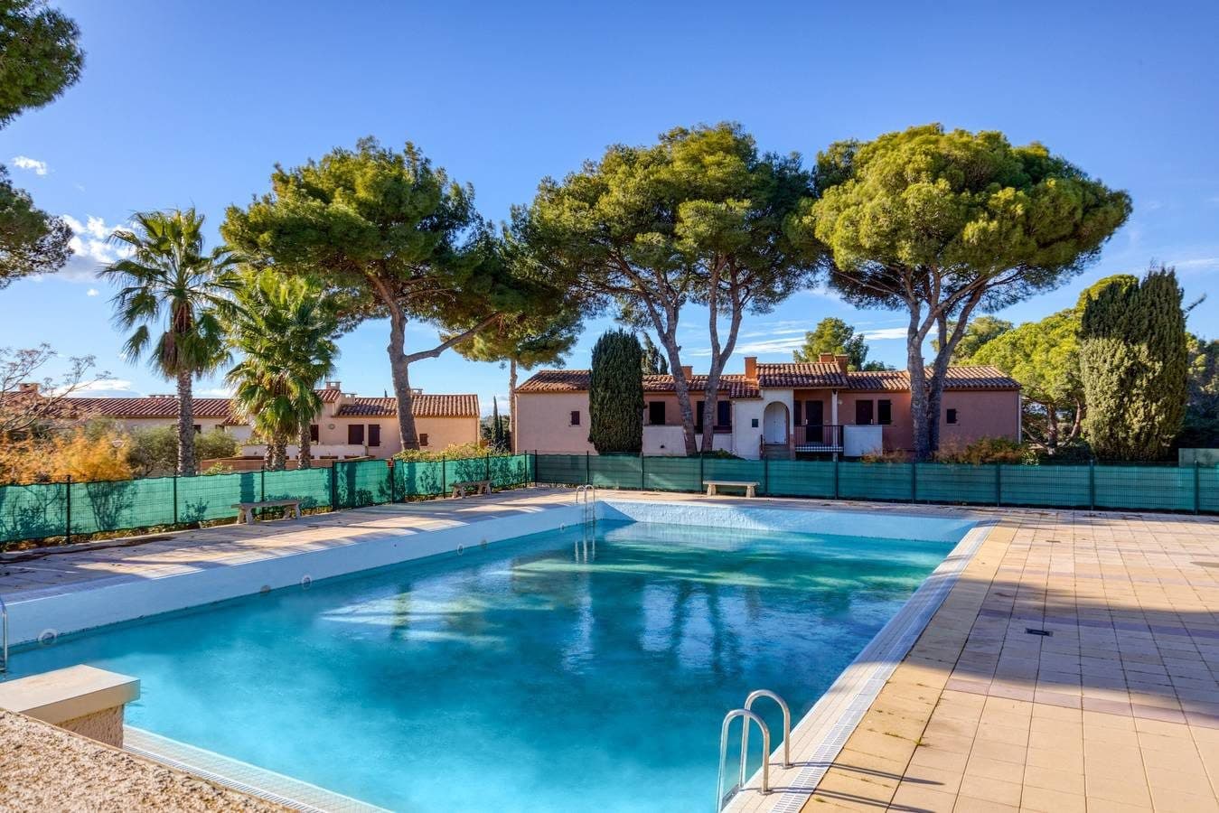 Appartement de vacances "Résidence Cap Les Pins" avec piscine partagée, terrasse privée et Wi-Fi