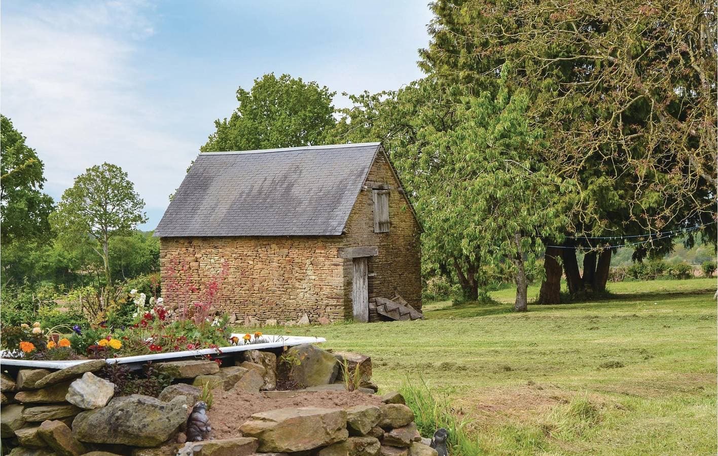 Retraite avec bain à remous, kitchenette et plus encore ! 3